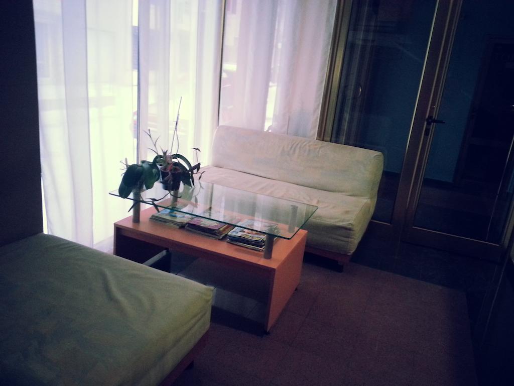 Family Hotel Kredo Sliven ภายนอก รูปภาพ