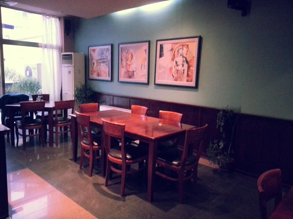Family Hotel Kredo Sliven ภายนอก รูปภาพ