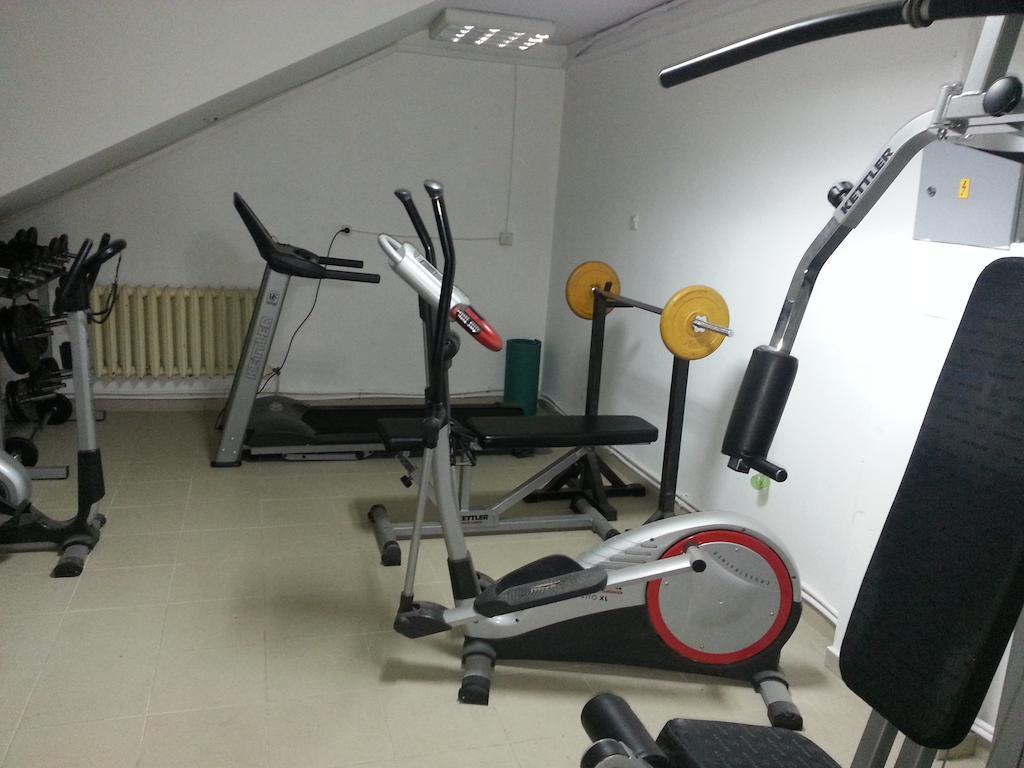 Family Hotel Kredo Sliven ภายนอก รูปภาพ