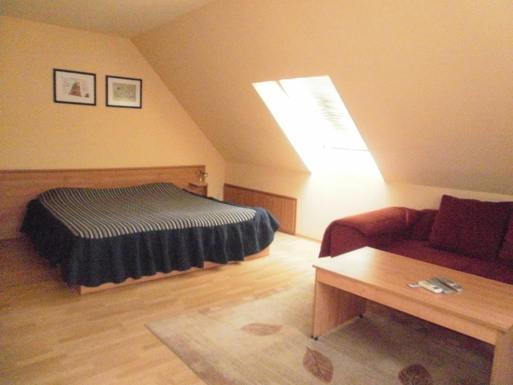 Family Hotel Kredo Sliven ภายนอก รูปภาพ